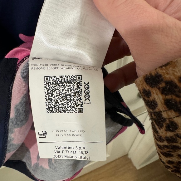 Valentino Camo Print T-shirt - Picture 6 of 6